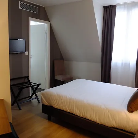Hotel De Flore - Montmartre