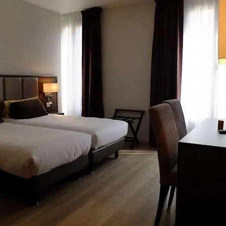 De Flore - Montmartre Hotel 3*
