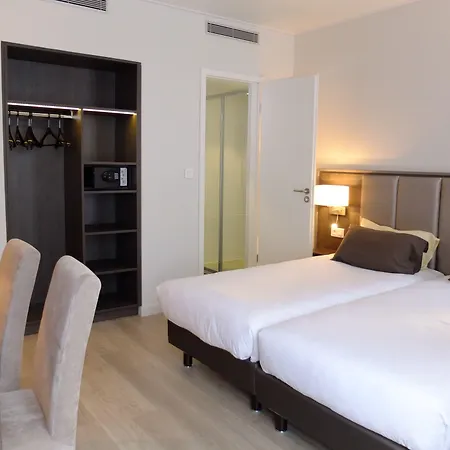 Otel De Flore - Montmartre 3*