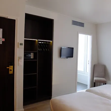 Otel De Flore - Montmartre Paris