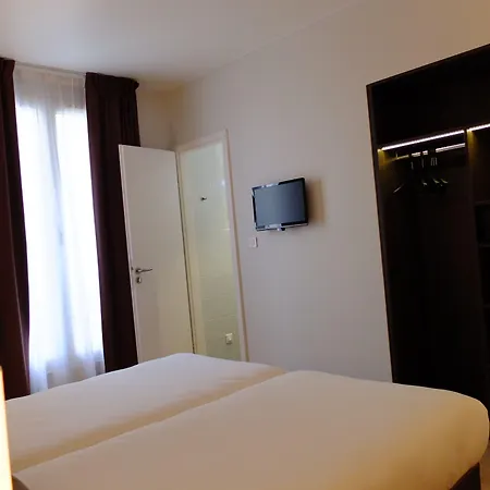 Otel De Flore - Montmartre