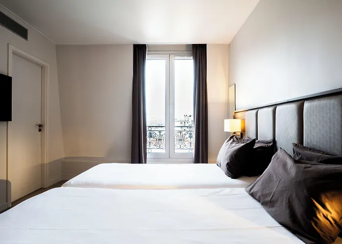 De Flore - Montmartre 3*