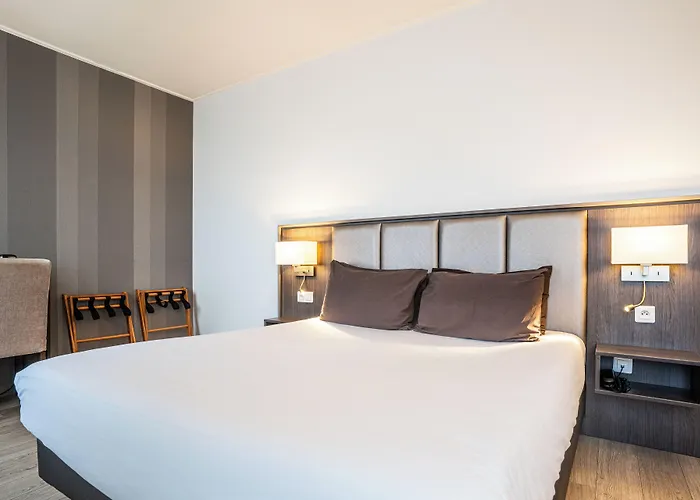 De Flore - Montmartre 3* Párizs