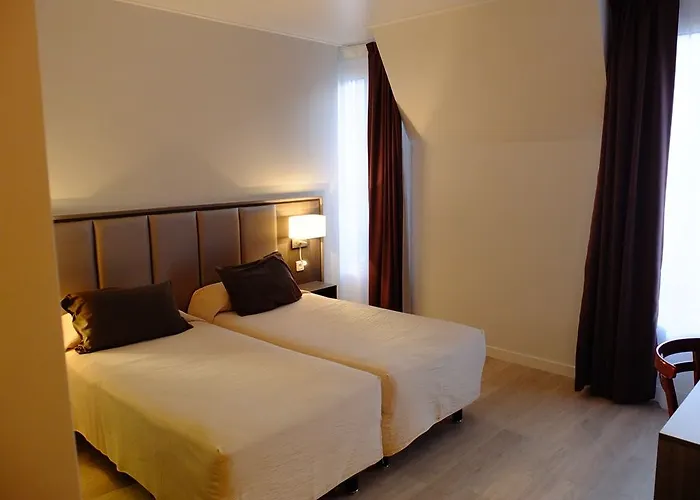 De Flore - Montmartre 3* Parigi