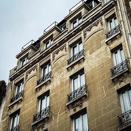 De Flore - Montmartre Hotel 3*