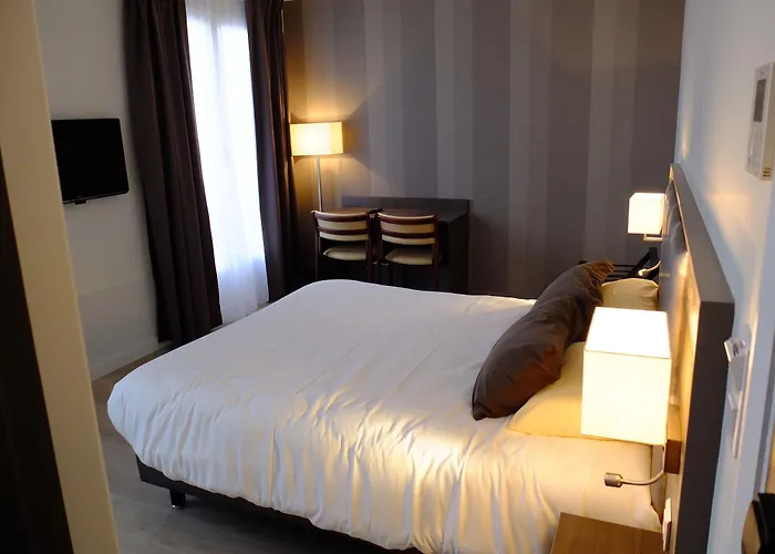 De Flore - Montmartre 3* Paris