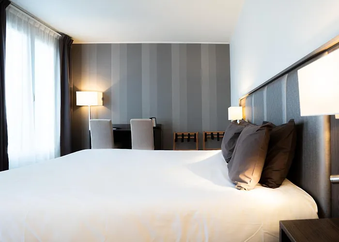 De Flore - Montmartre 3* Paris