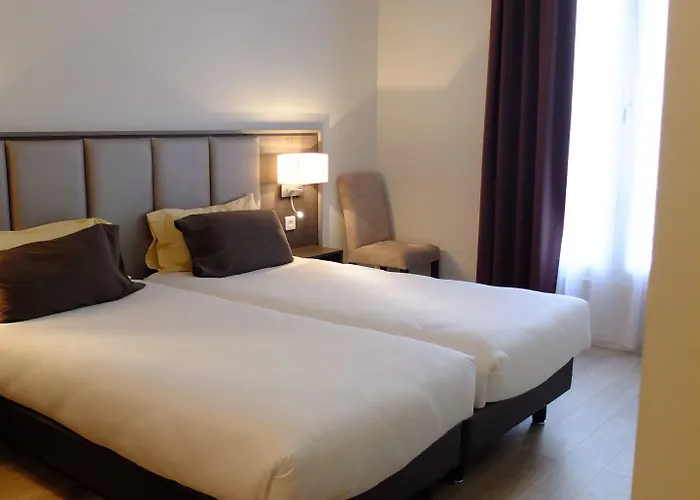 De Flore - Montmartre 3*