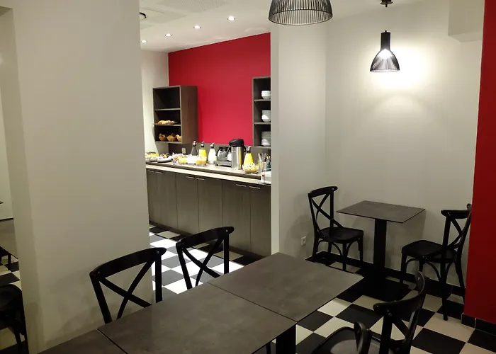 Hotell De Flore - Montmartre 3*