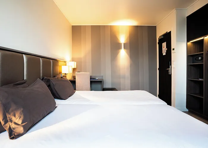 Hotel De Flore - Montmartre 3*