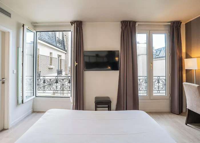 De Flore - Montmartre 3* Paris