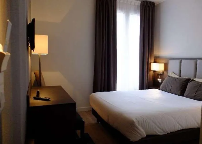 De Flore - Montmartre Hotel Paris