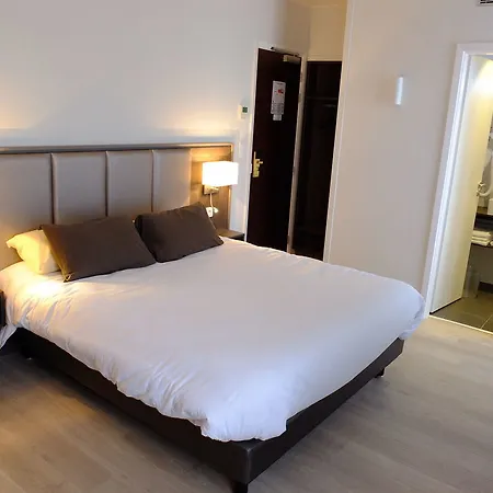 فندق De Flore - Montmartre 3*